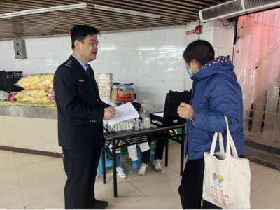 濟南高新區(qū)市場監(jiān)管部開展食品安全“你送我撿”活動暨法律咨詢服務(wù)